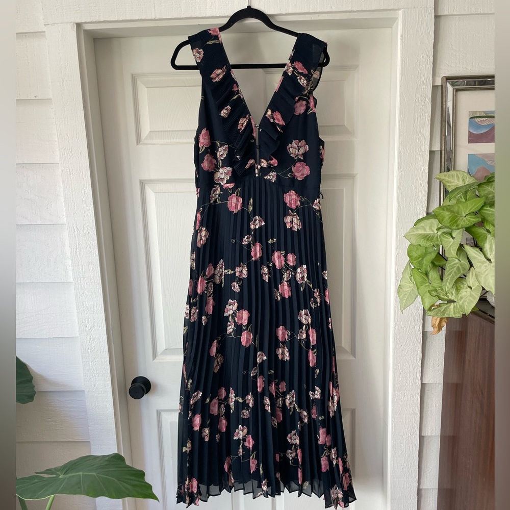 Lulus pleated maxi dress